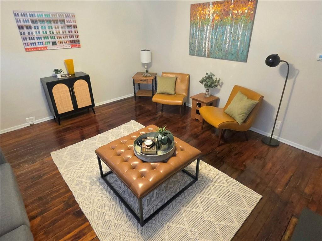 5232 Keystone Street Pittsburgh, PA 15201 - Photo 21 of 48 a living room with furniture