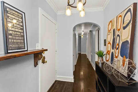 $325,000 | 7523 North Seeley Avenue, Unit 1, Chicago, IL 60645