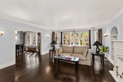 $325,000 | 7523 North Seeley Avenue, Unit 1, Chicago, IL 60645