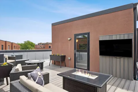 $799,900 | 2318 West Wolfram Street, Chicago, IL 60618