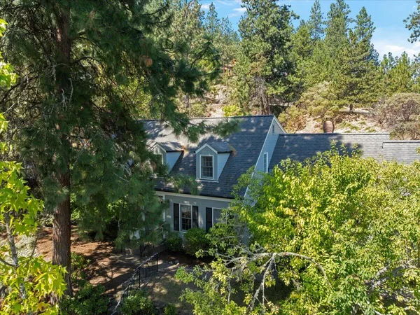 $720,000 | 769 Lisa Lane, Ashland, OR 97520