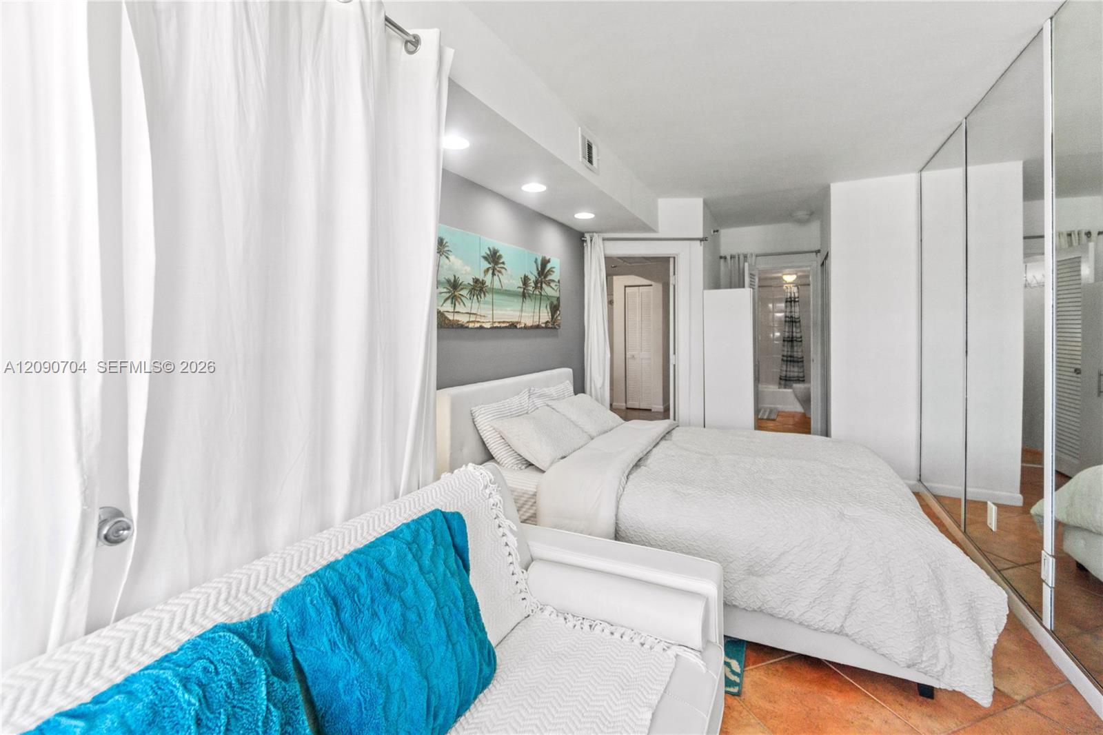 100 Lincoln Road, Unit 1127 Miami Beach, FL 33139 - Photo 10 of 26 Gallery Image 10