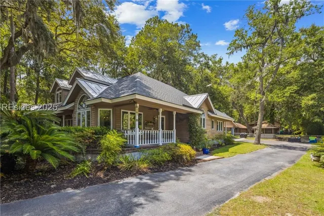 $1,095,000 | 174 Alljoy Road, Bluffton, SC 29910