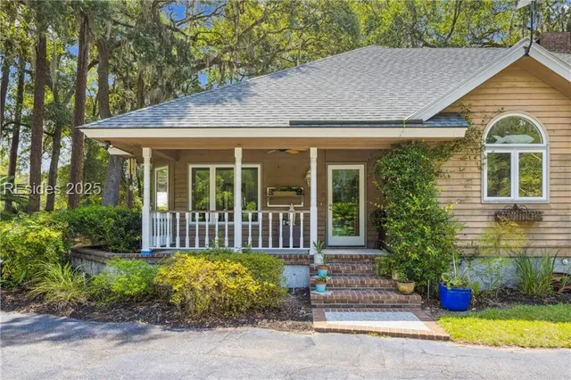 $1,095,000 | 174 Alljoy Road, Bluffton, SC 29910
