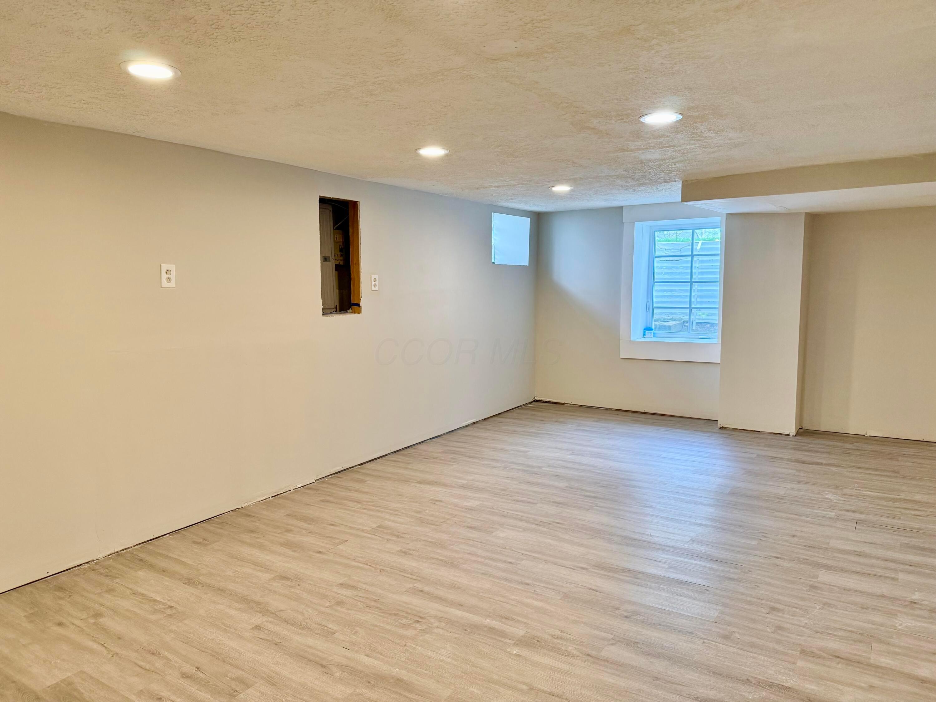305 Danhurst Road Columbus, OH 43228 - Photo 30 of 39