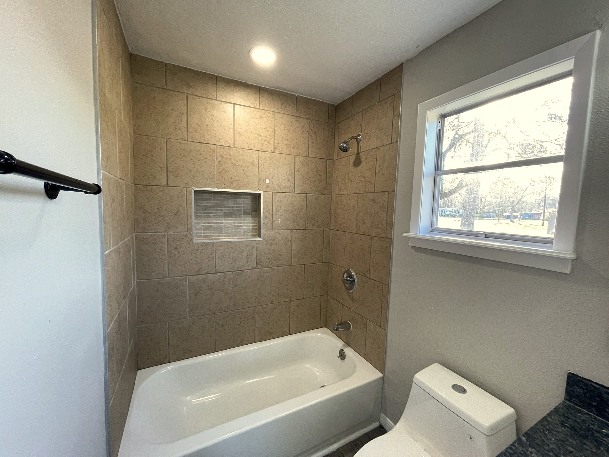 104 County Road 2401 Hull, TX 77564 - Photo 28 of 43 Ensuite bath