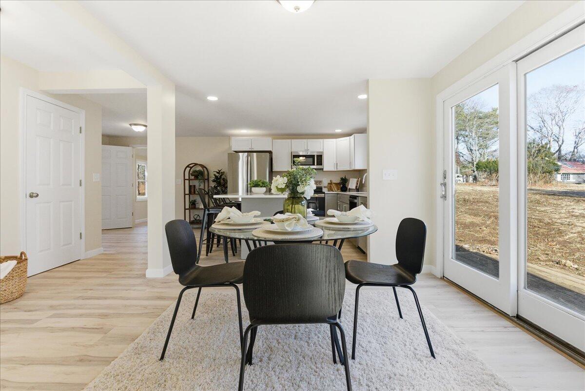 670 Wiscasset Road Boothbay, ME 04537 - Photo 10 of 30 22-670 Wiscasset Rd_Boothbay_ME-26
