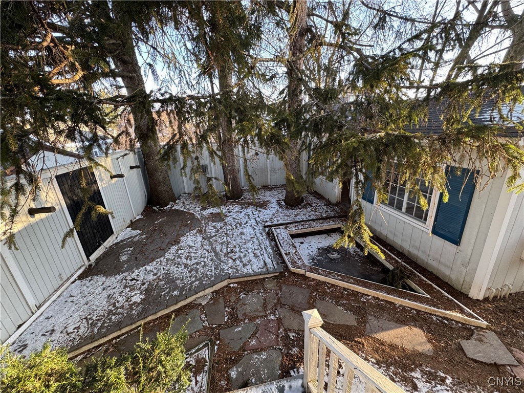 154 Maplehurst Avenue Syracuse, NY 13208 - Photo 38 of 41