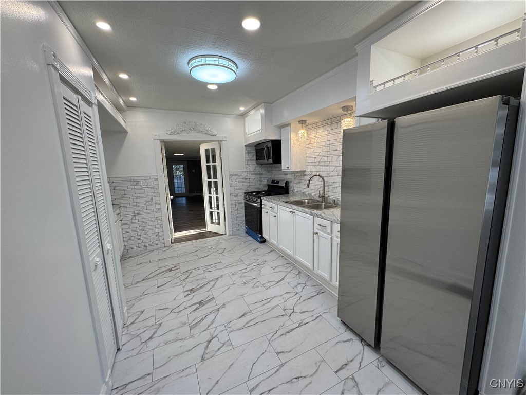 154 Maplehurst Avenue Syracuse, NY 13208 - Photo 9 of 41 New appliances in Kitchen