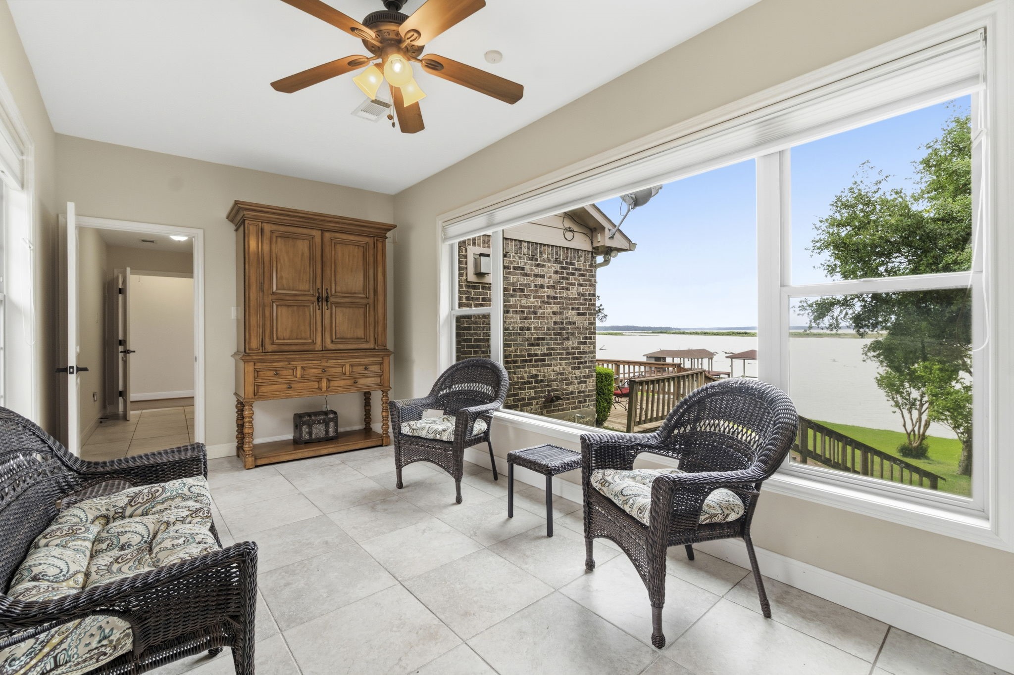 259 Memphis Bell Lane Trinity, TX 75862 - Photo 23 of 50 a living room with furniture and a window