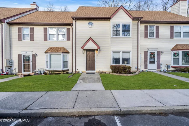 $395,000 | 29 Colonial Court, Jackson, NJ 08527