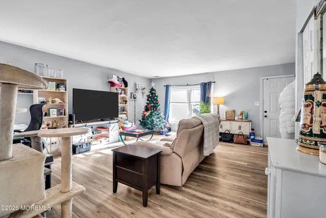 $395,000 | 29 Colonial Court, Jackson, NJ 08527