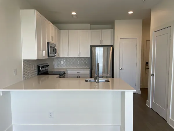 $1,600 | 1041 East Trinity Lane, Unit 412, Nashville, TN 37216