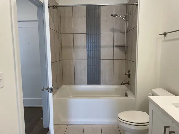 $1,600 | 1041 East Trinity Lane, Unit 412, Nashville, TN 37216