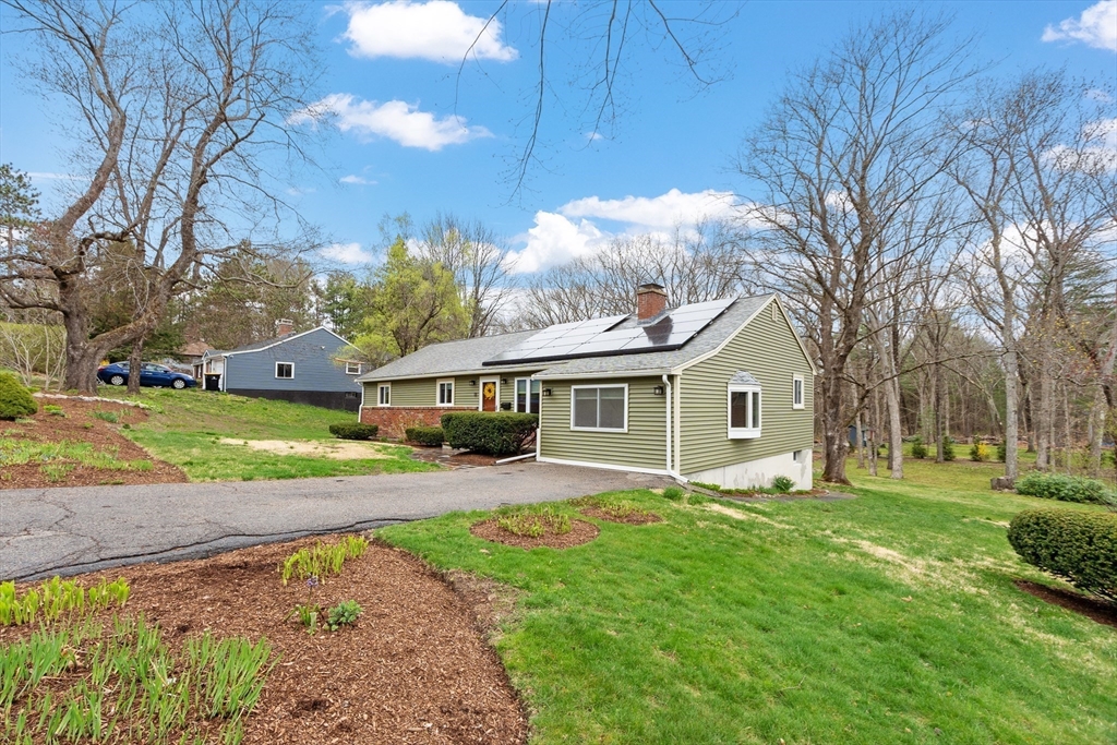 11 Brookvale Road Framingham, MA 01701 - Photo 3 of 38 Gallery Image 3