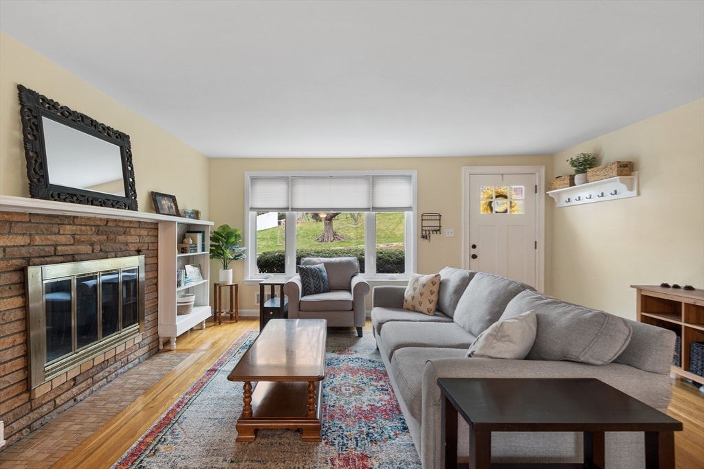 11 Brookvale Road Framingham, MA 01701 - Photo 8 of 38 Gallery Image 8