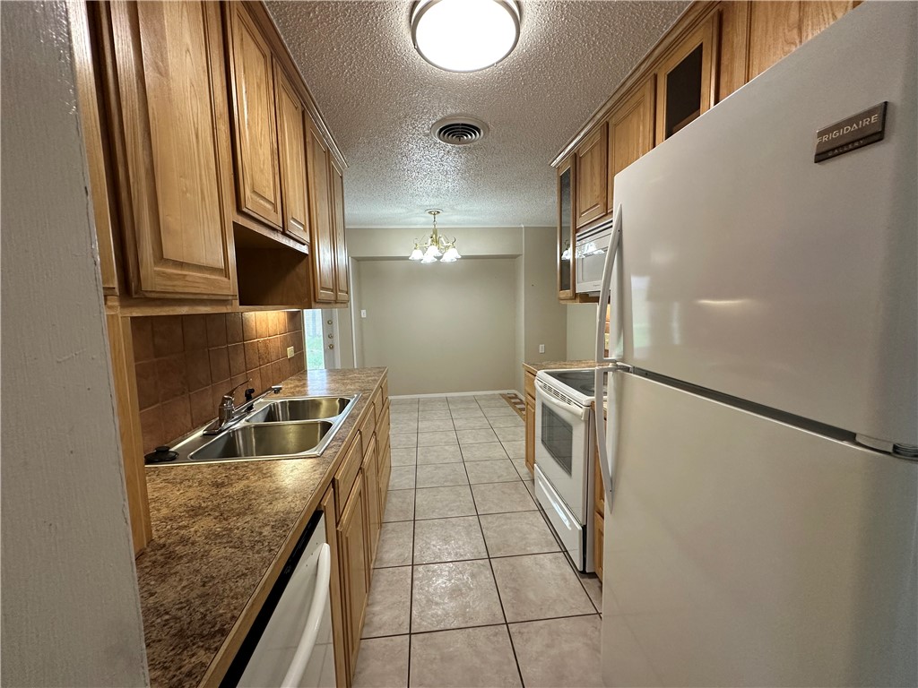 1237 Denver Street Portland, TX 78374 - Photo 4 of 19