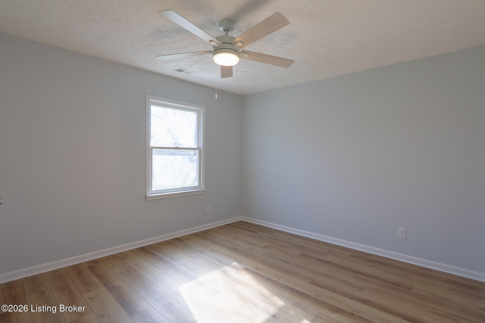 8909 Independence School Road Louisville, KY 40228 - Photo 23 of 32 8909 indep-19