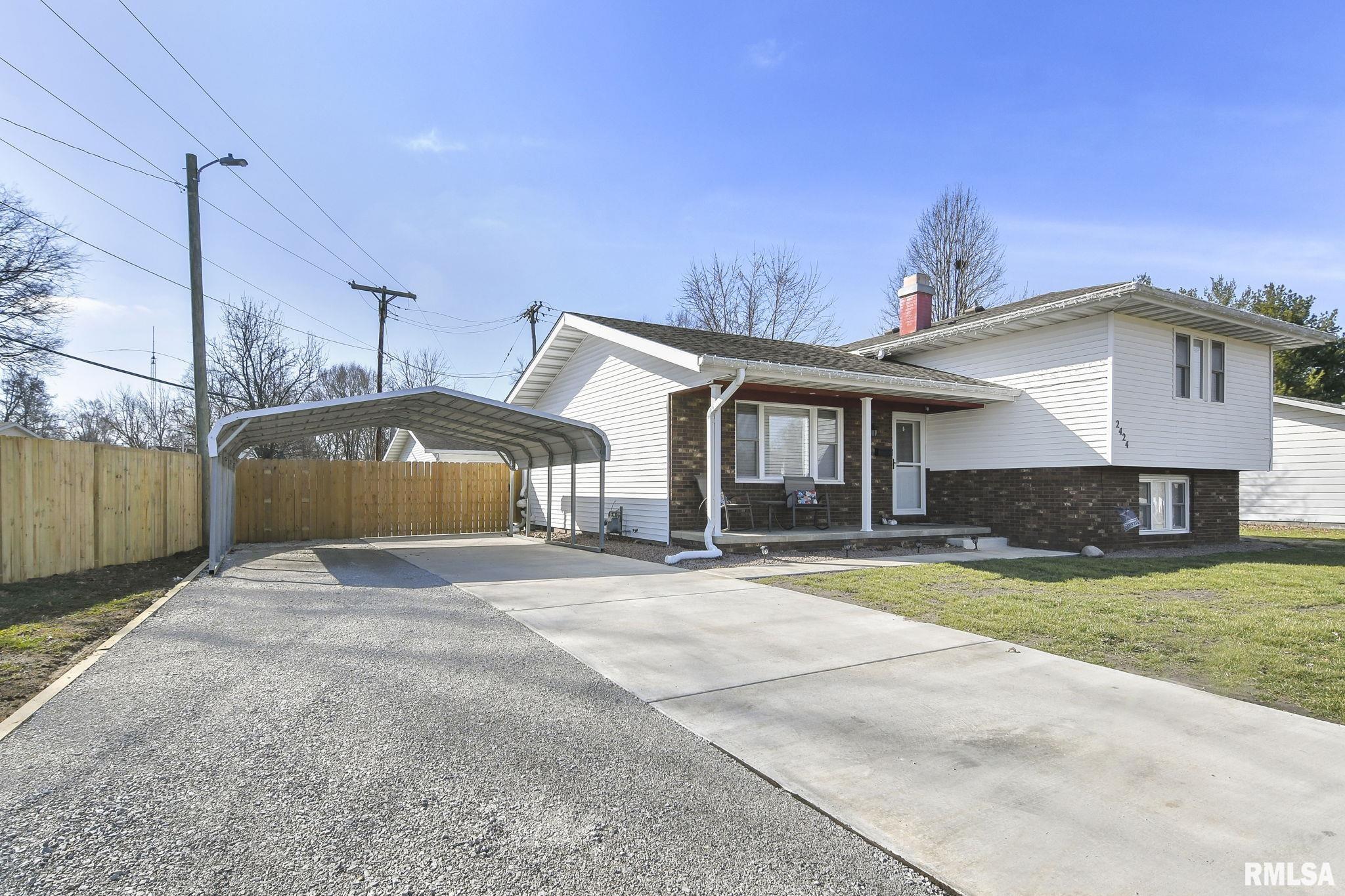 2424 East Sangamon Avenue Springfield, IL 62702 - Photo 3 of 33 Gallery Image 3