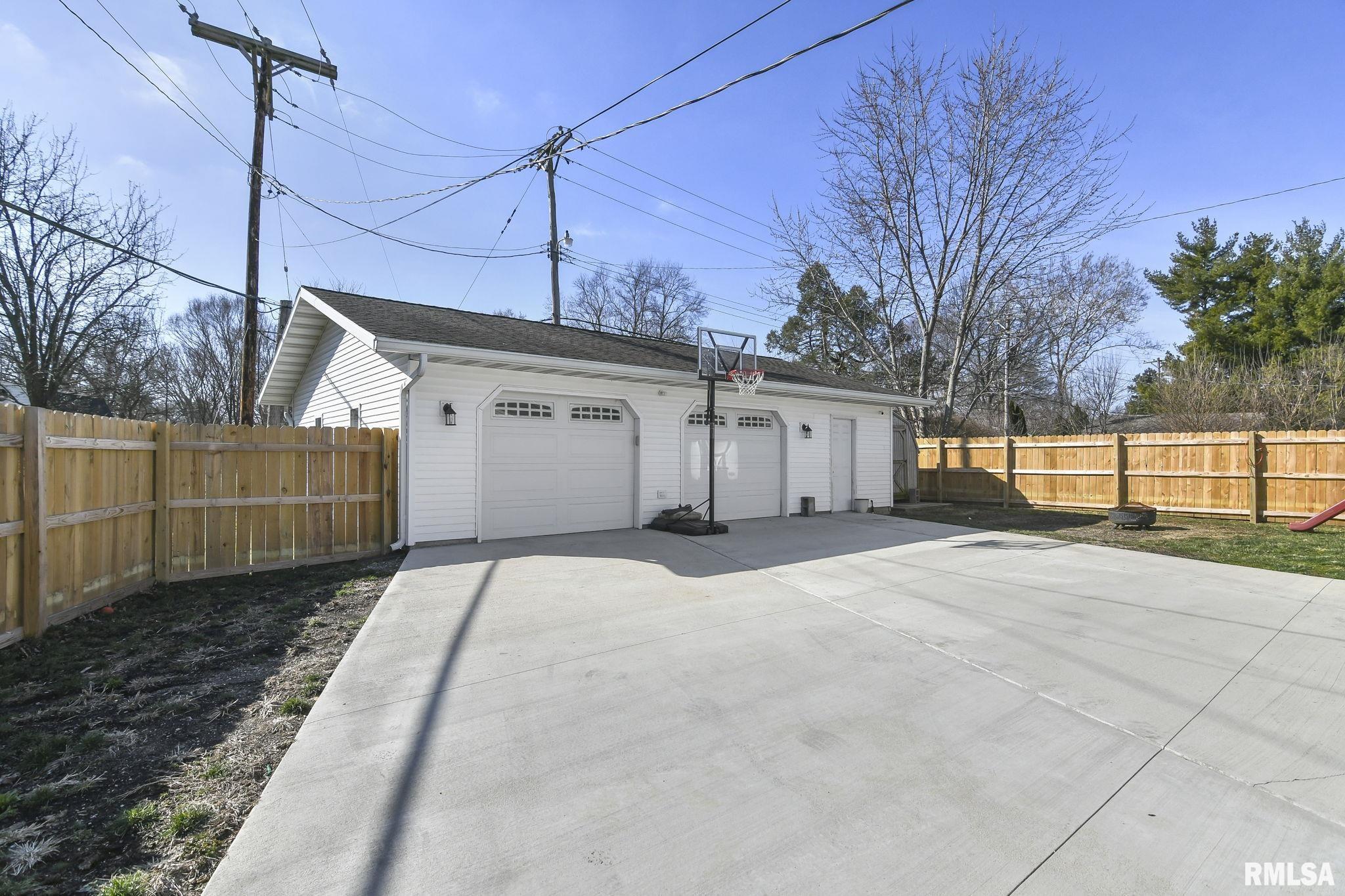 2424 East Sangamon Avenue Springfield, IL 62702 - Photo 31 of 33 Gallery Image 31