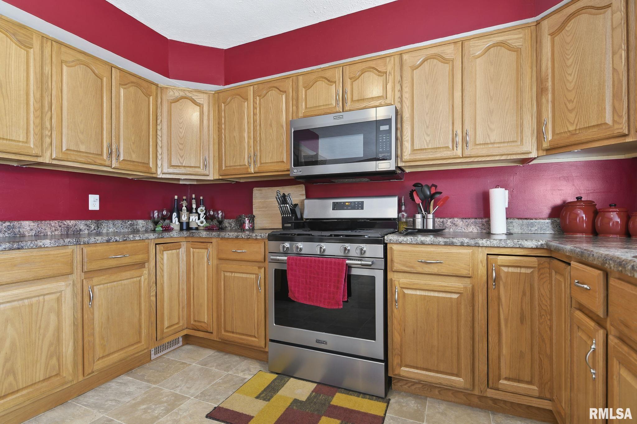 2424 East Sangamon Avenue Springfield, IL 62702 - Photo 8 of 33 Gallery Image 8