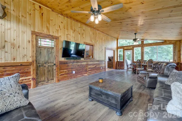 $2,650 | 970 East Old Limestone Road, York, SC 29745