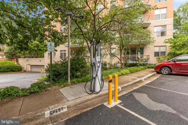 $1,295,000 | 5000 Battery Lane, Unit 804, Bethesda, MD 20814