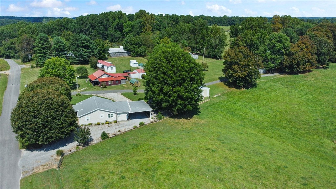 2108 Duncan Road Fountain Run, KY 42133 - Photo 11 of 51 Gallery Image 11