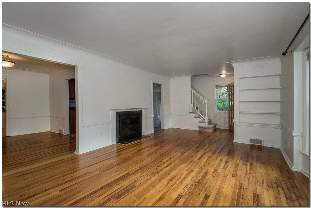 2416 Fenwick Road Cleveland, OH 44118 - Photo 5 of 35