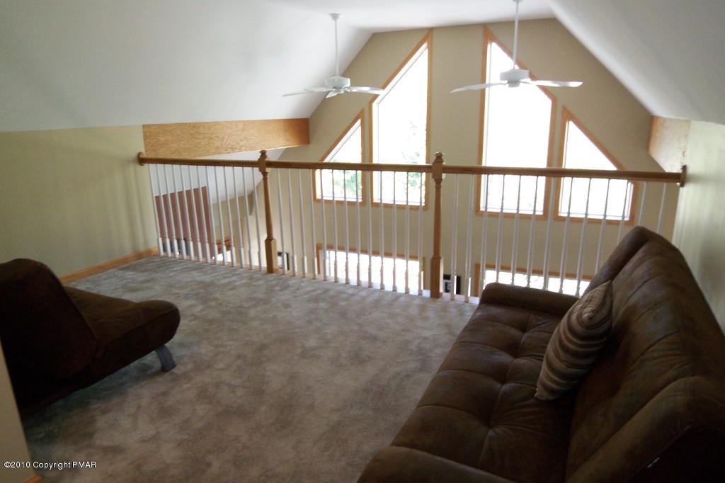 19 Brier Crest Road Blakeslee, PA 18610 - Photo 8 of 26 LOFT