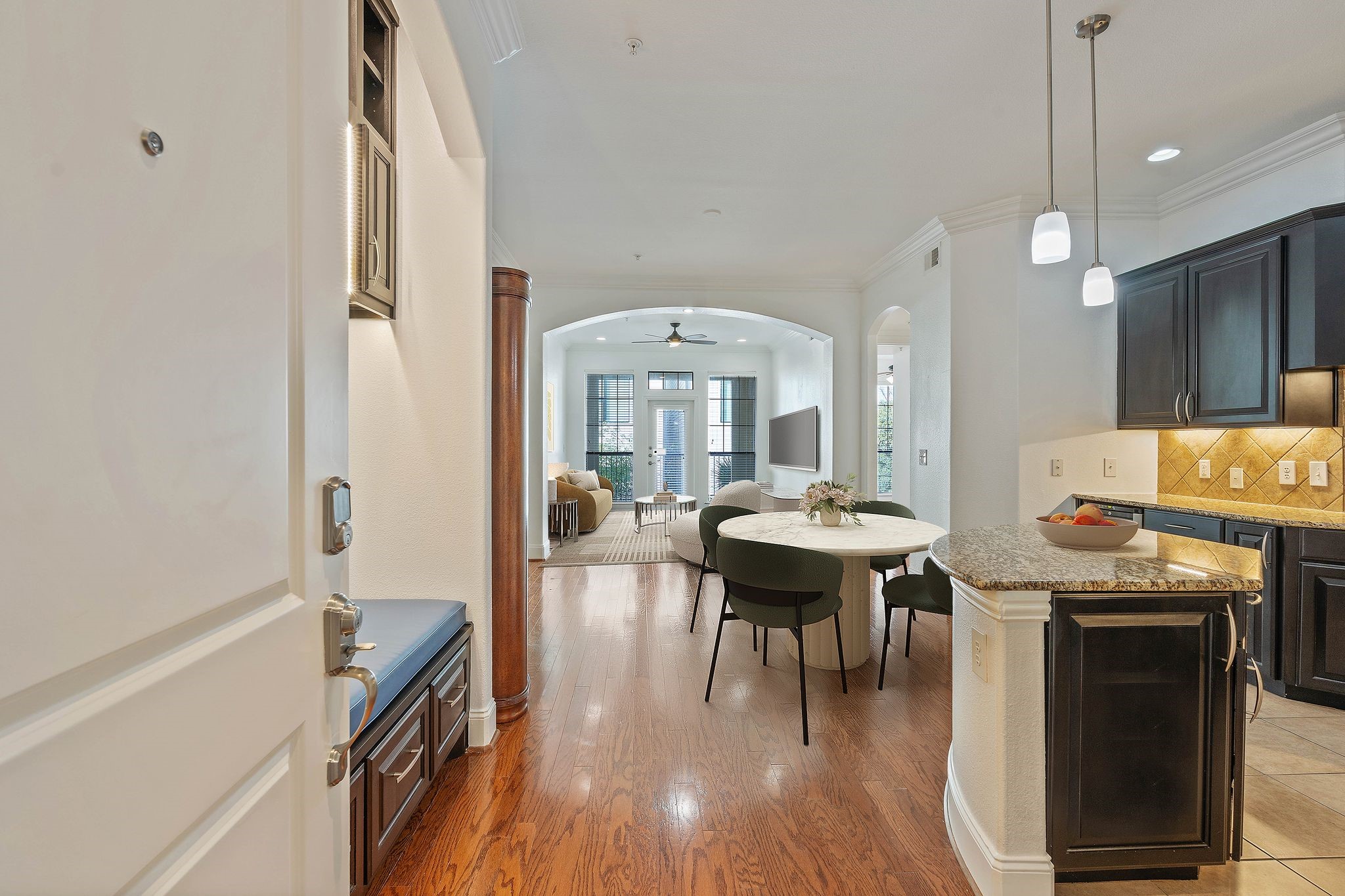 2120 Kipling Street, Unit 301 Houston, TX 77098 - Photo 11 of 39 VIRTUALLY STAGED