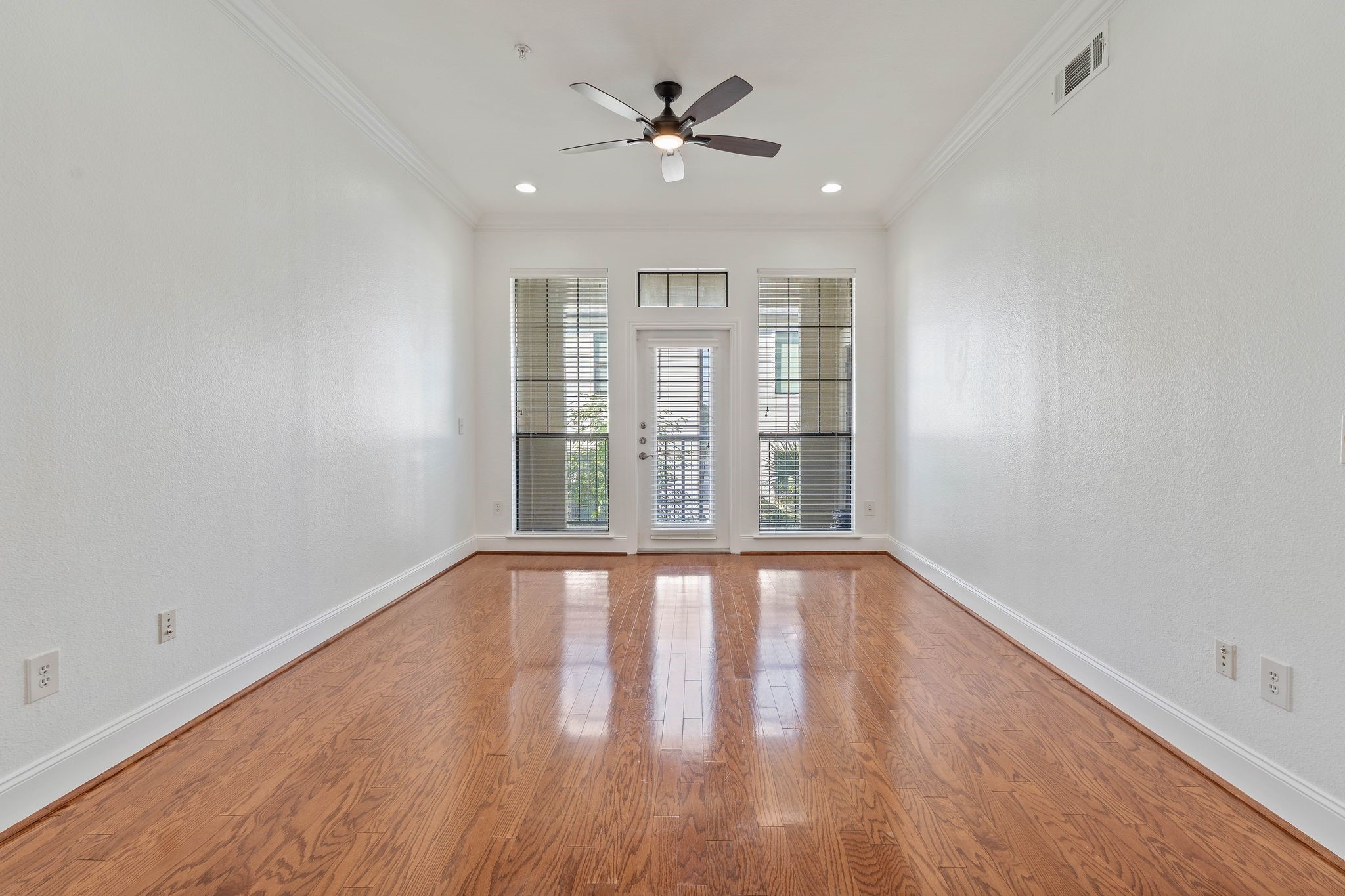2120 Kipling Street, Unit 301 Houston, TX 77098 - Photo 13 of 39 YOU ARE GOING TO LOVE THE NATURAL LIGHT IN THIS HOME