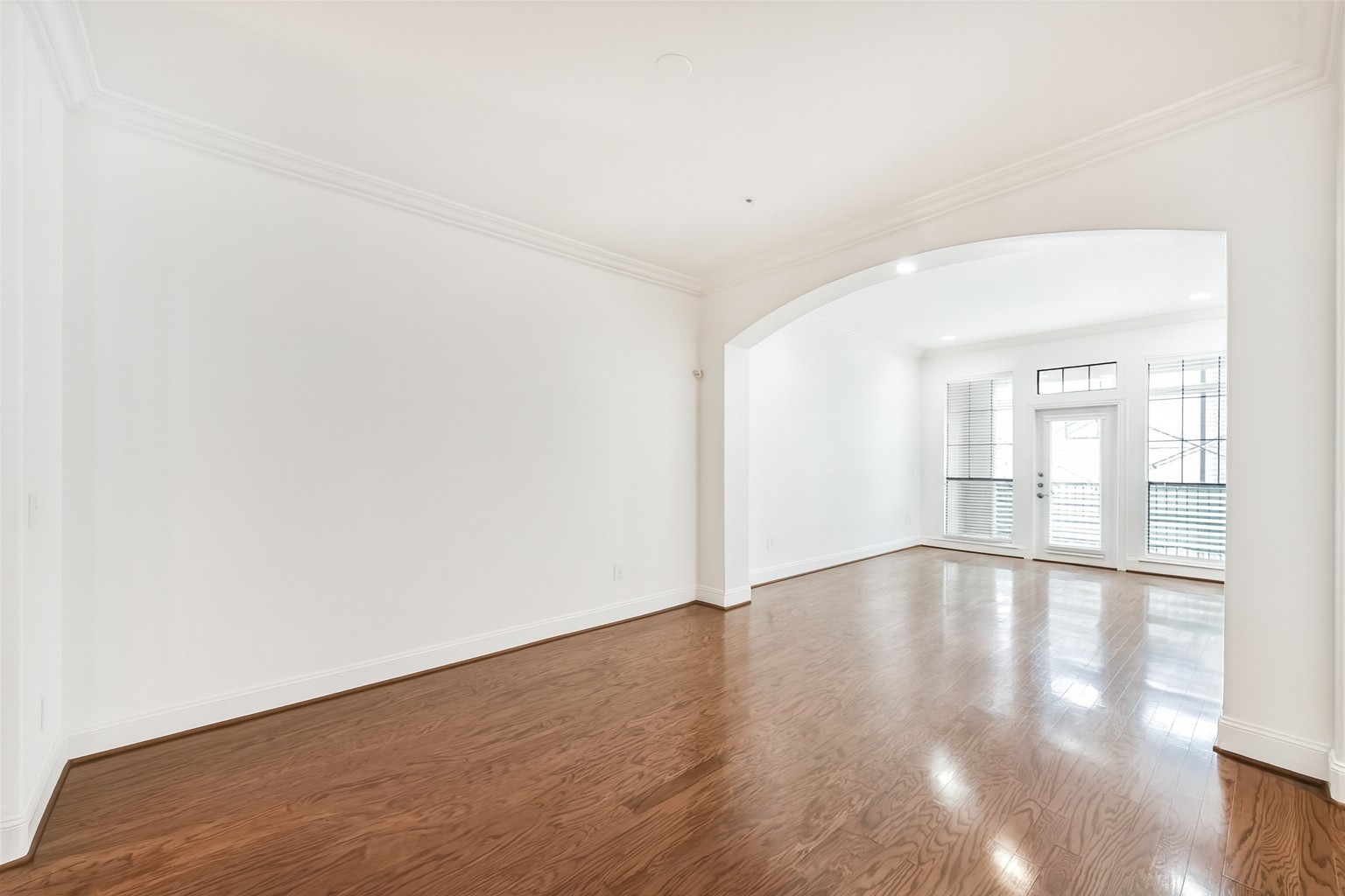 2120 Kipling Street, Unit 301 Houston, TX 77098 - Photo 14 of 39 DINING AND LIVING SPACE