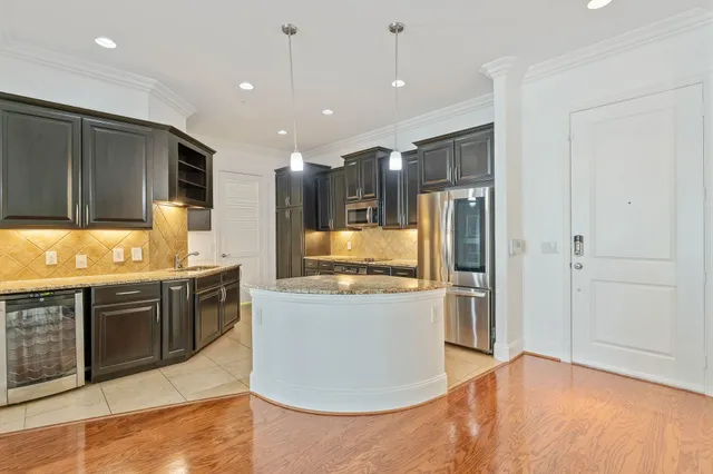 $257,000 | 2120 Kipling Street, Unit 301, Houston, TX 77098