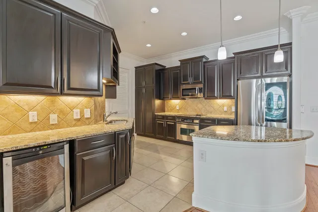 $257,000 | 2120 Kipling Street, Unit 301, Houston, TX 77098