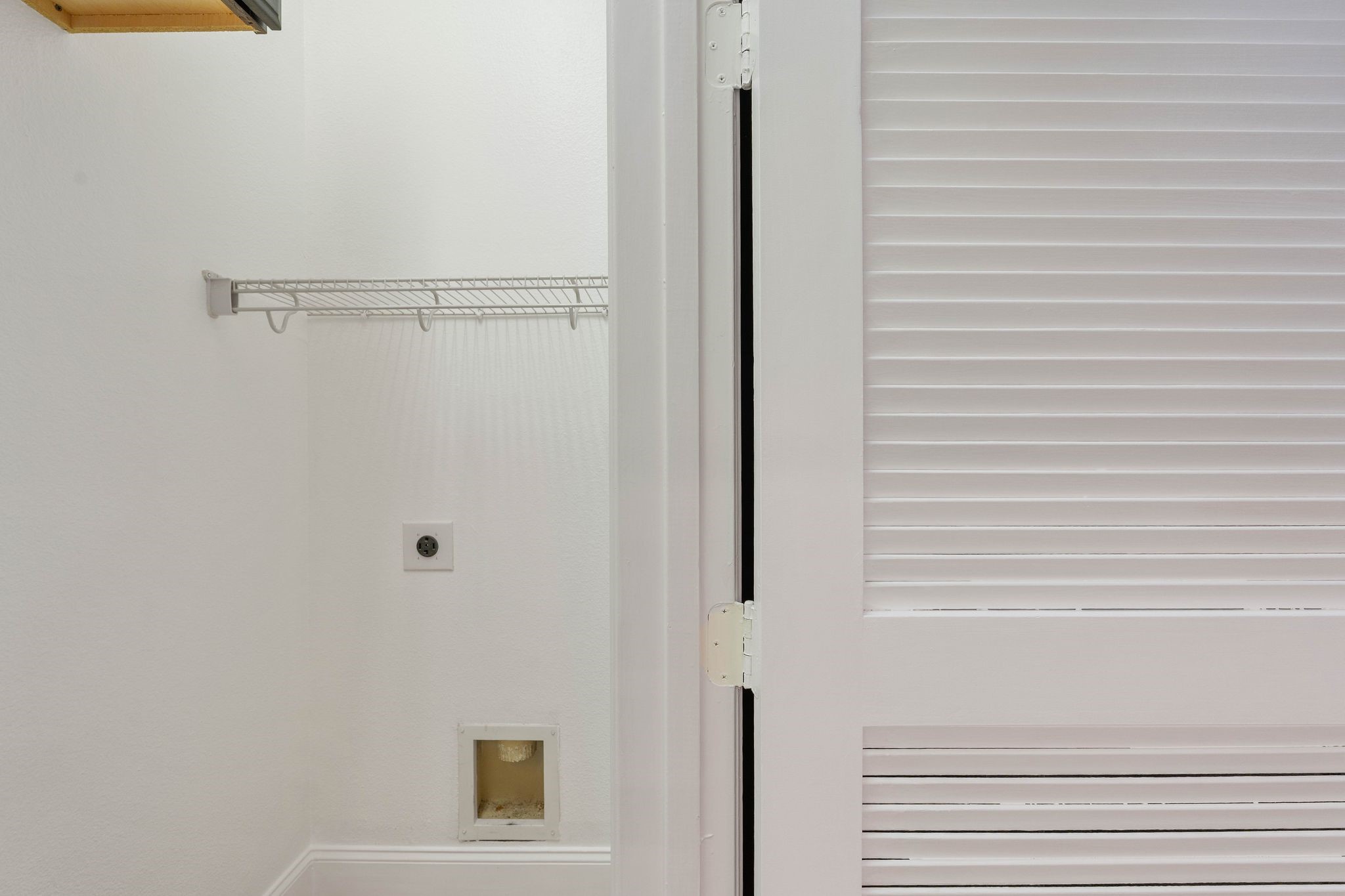 2120 Kipling Street, Unit 301 Houston, TX 77098 - Photo 23 of 39 UTILITY ROOM INSIDE THE HOME