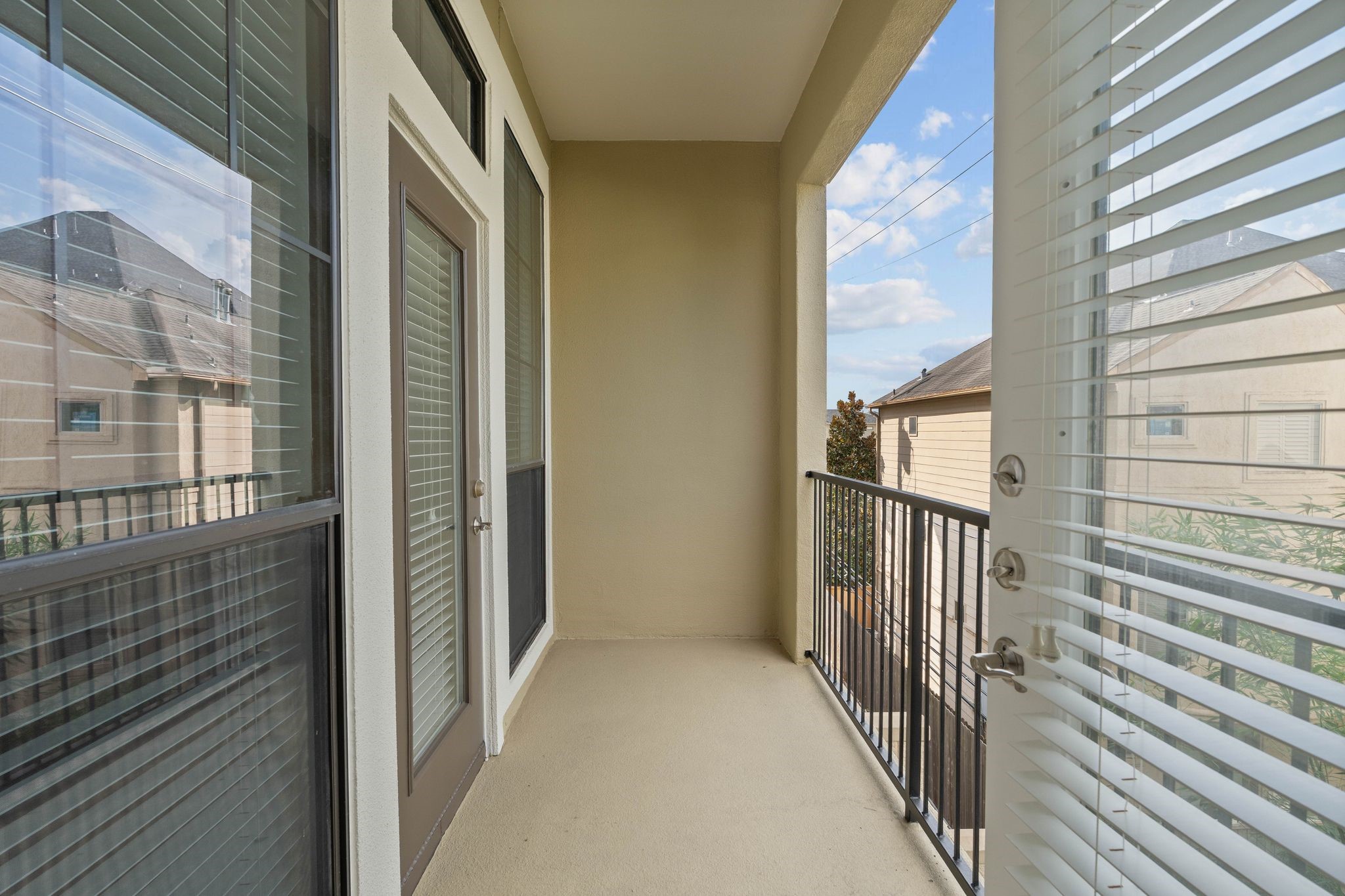 2120 Kipling Street, Unit 301 Houston, TX 77098 - Photo 33 of 39 BALCONY