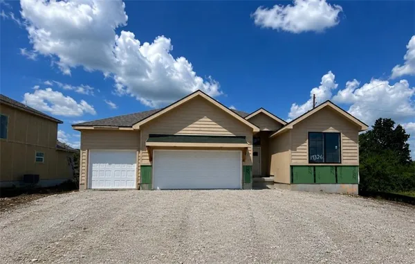 $569,159 | 19326 South Skyview Lane, Spring Hill, KS 66083