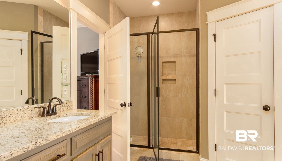 11653 Lodgepole Court Daphne, AL 36527 - Photo 13 of 33 Master Bath