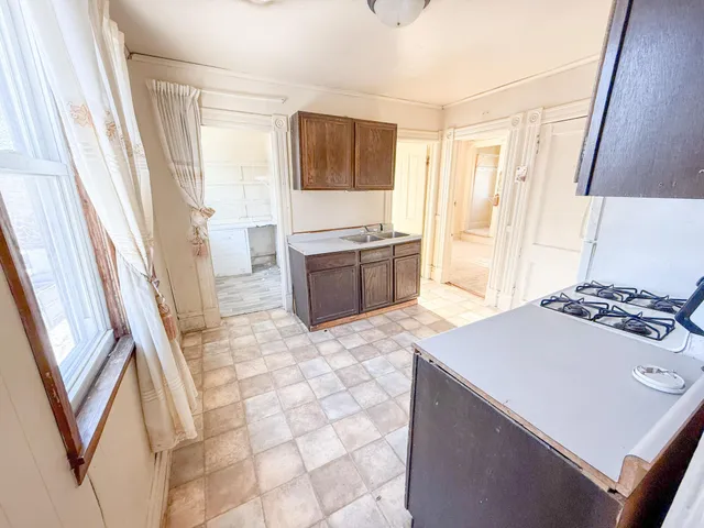 $279,000 | 1034 Reaney Avenue East, St. Paul, MN 55106