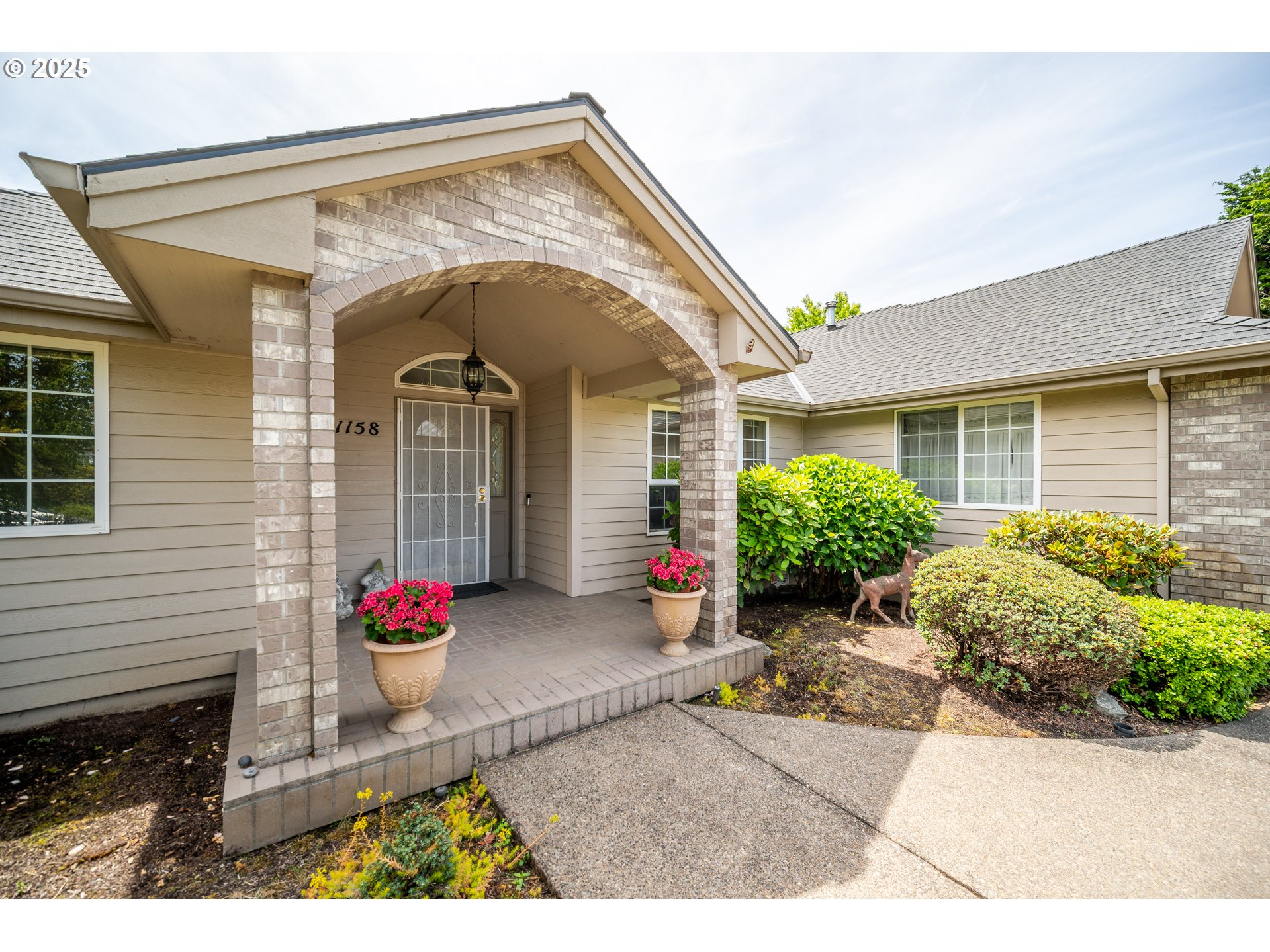 1158 Meadowridge Street Northeast Keizer, OR 97303 - Photo 4 of 37