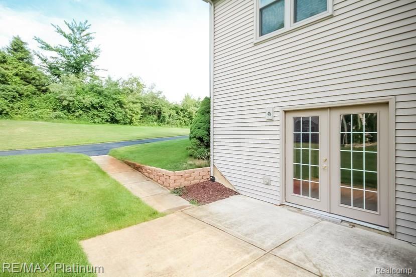 2813 Black Eagle Ridge Howell, MI 48843 - Photo 55 of 61 062-2987328-small.jpg