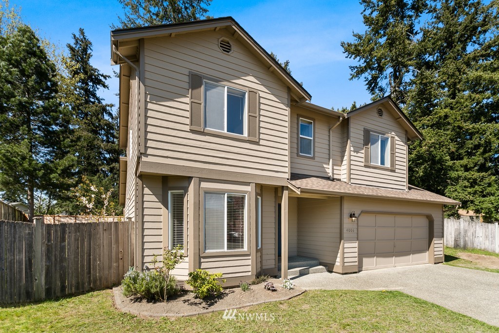 4006 Northeast 7th Court Renton, WA 98056 - Photo 2 of 25 Gallery Image 2
