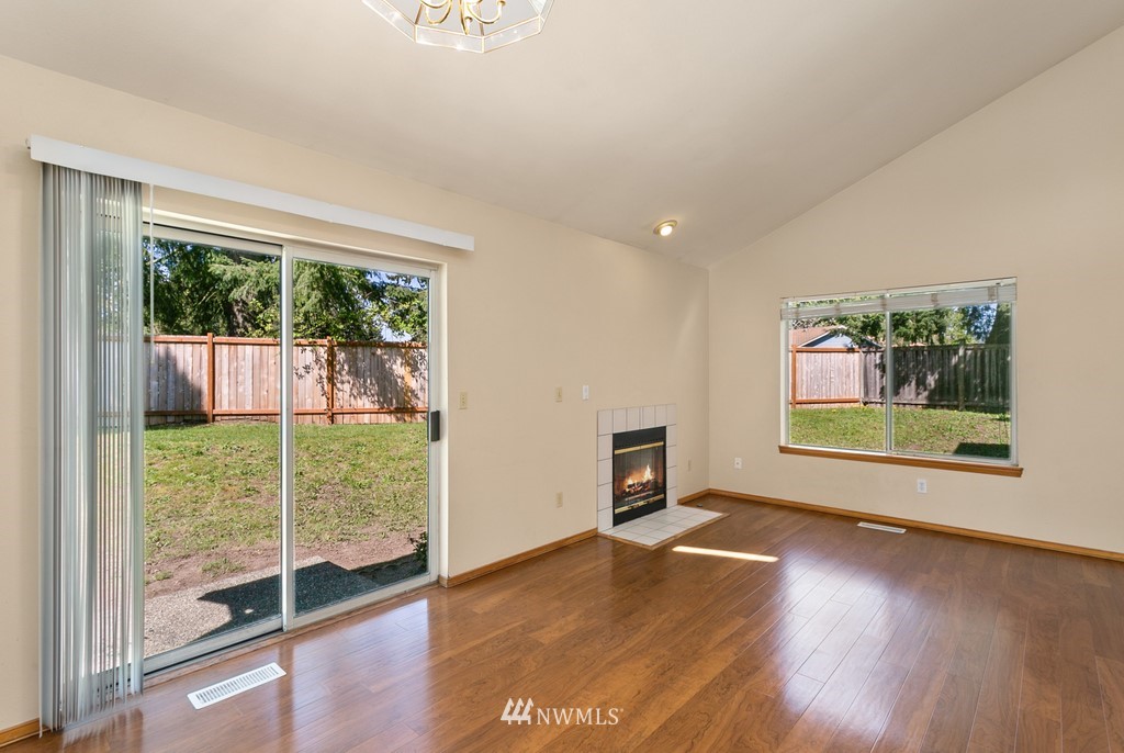 4006 Northeast 7th Court Renton, WA 98056 - Photo 12 of 25 Gallery Image 12