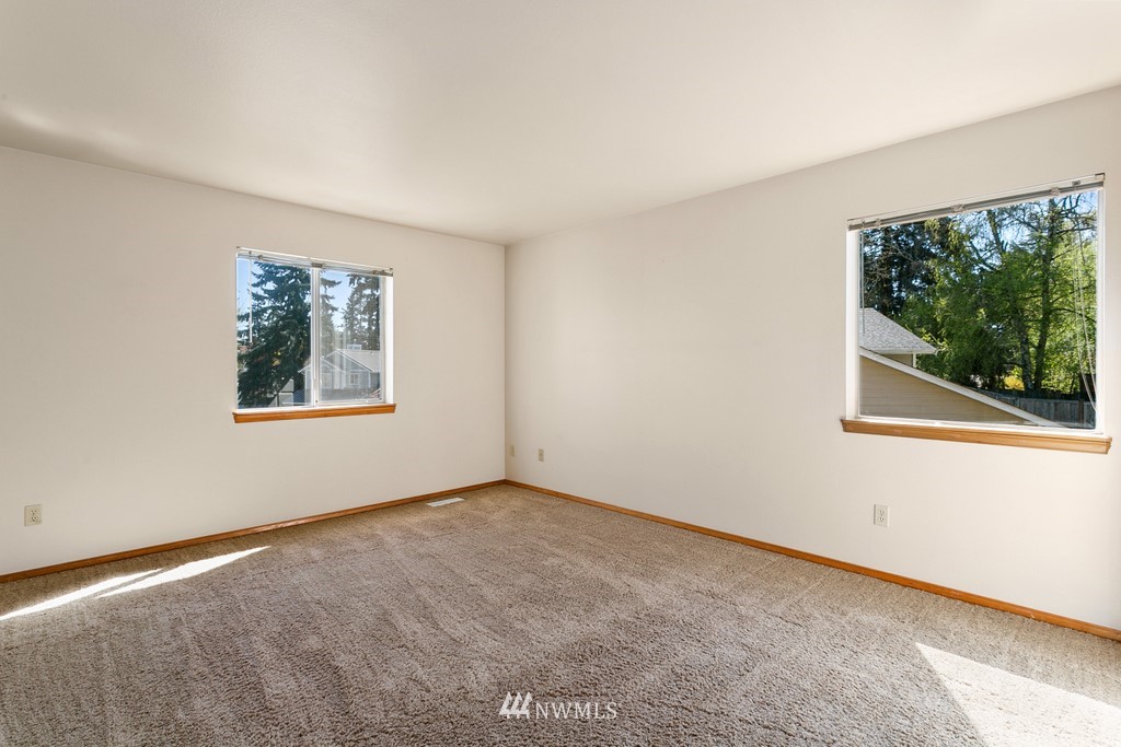 4006 Northeast 7th Court Renton, WA 98056 - Photo 13 of 25 Gallery Image 13