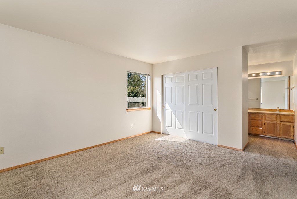 4006 Northeast 7th Court Renton, WA 98056 - Photo 15 of 25 Gallery Image 15