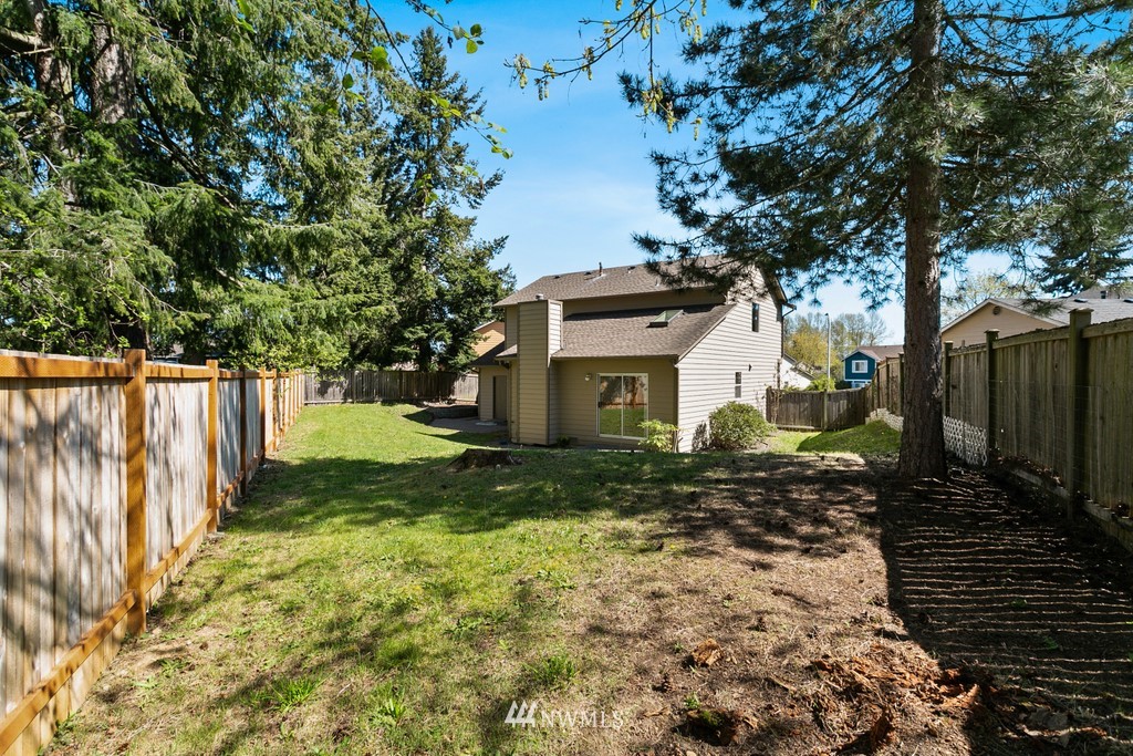 4006 Northeast 7th Court Renton, WA 98056 - Photo 23 of 25 Gallery Image 23