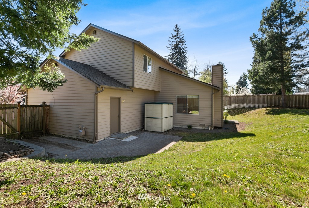 4006 Northeast 7th Court Renton, WA 98056 - Photo 24 of 25 Gallery Image 24