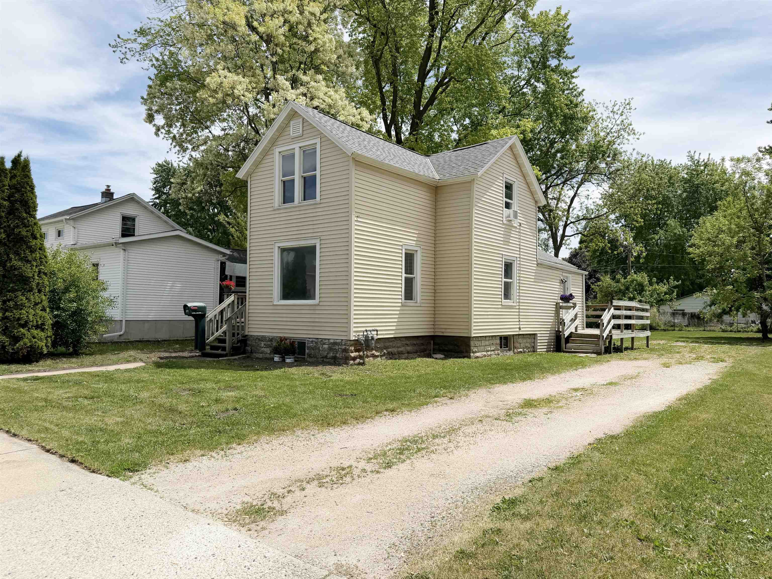 366 Grove Street Fond du Lac, WI 54935 - Photo 1 of 40