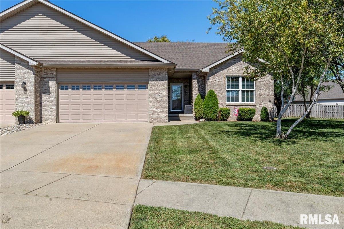 704 Burberry Lane Rochester, IL 62563 - Photo 1 of 42